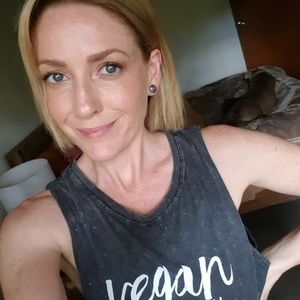 Meet your Posher, Casey